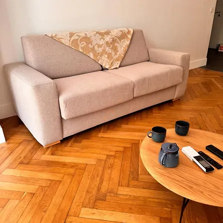 Апартаменты Elegant Central Flat With Private Terrace In